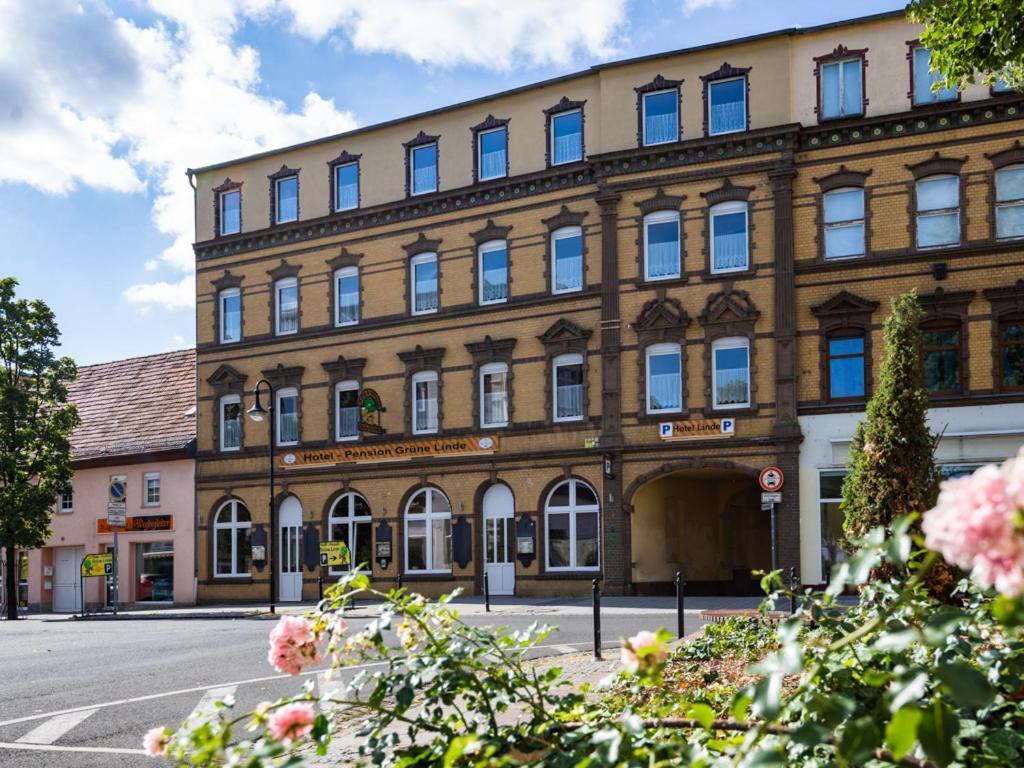 Hotel-Pension Gruene Linde Delitzsch Bagian luar foto