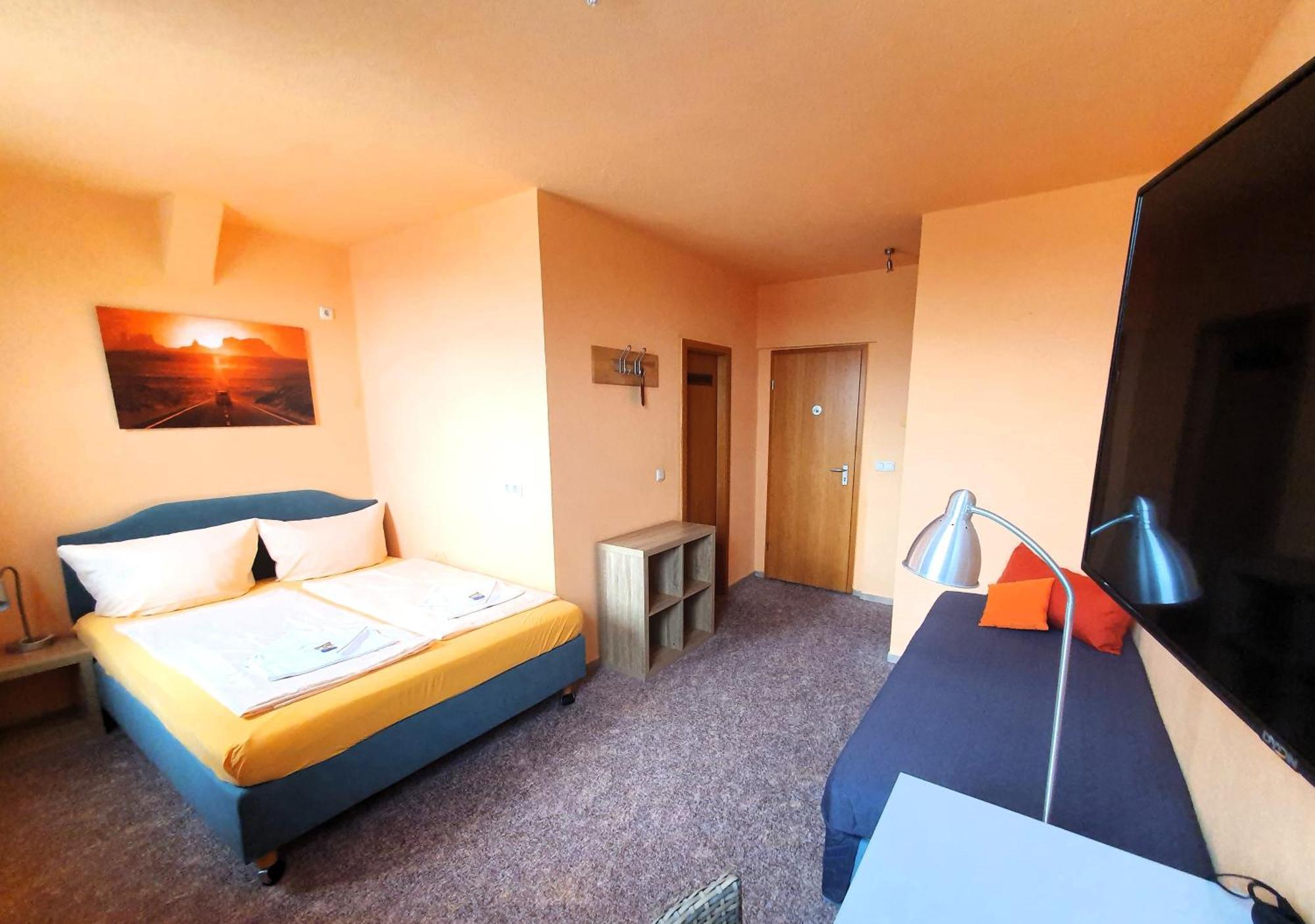 Hotel-Pension Gruene Linde Delitzsch Ruang foto